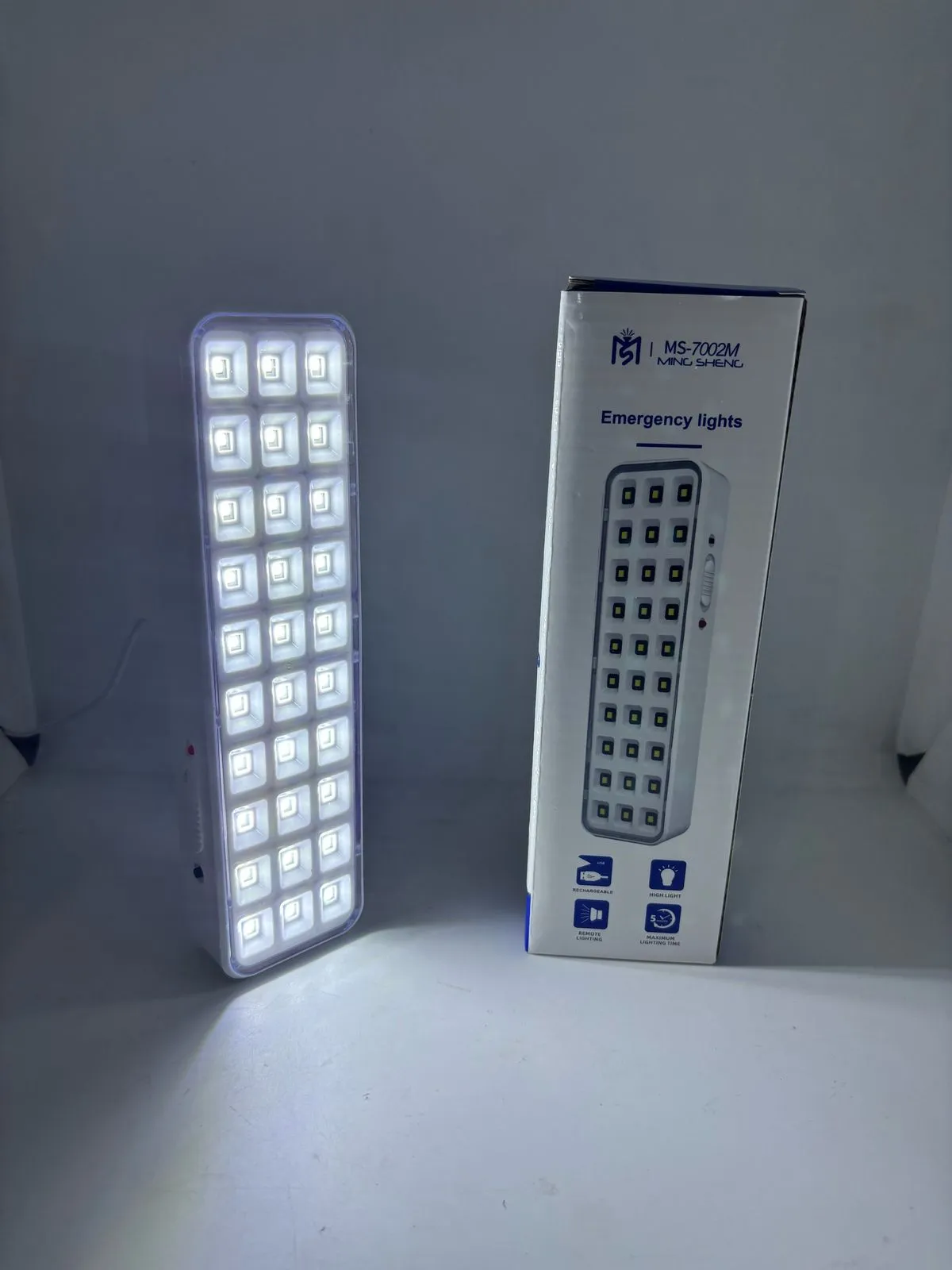 Luz emergencia 30 LED carga USB