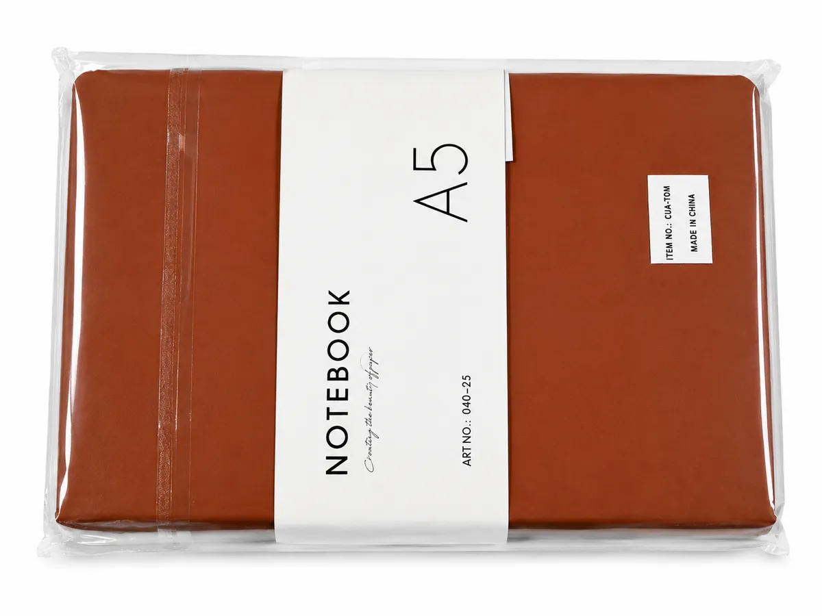 CUADERNO A5 CON CUERINA SINTETICA MARRON 80 HOJAS