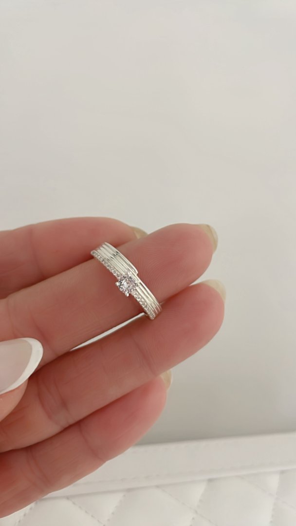 Anillo Líneas Brillo