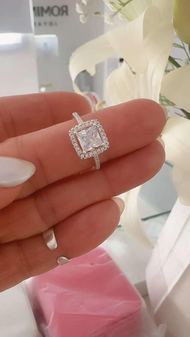 Anillo Cubic Cuadrado