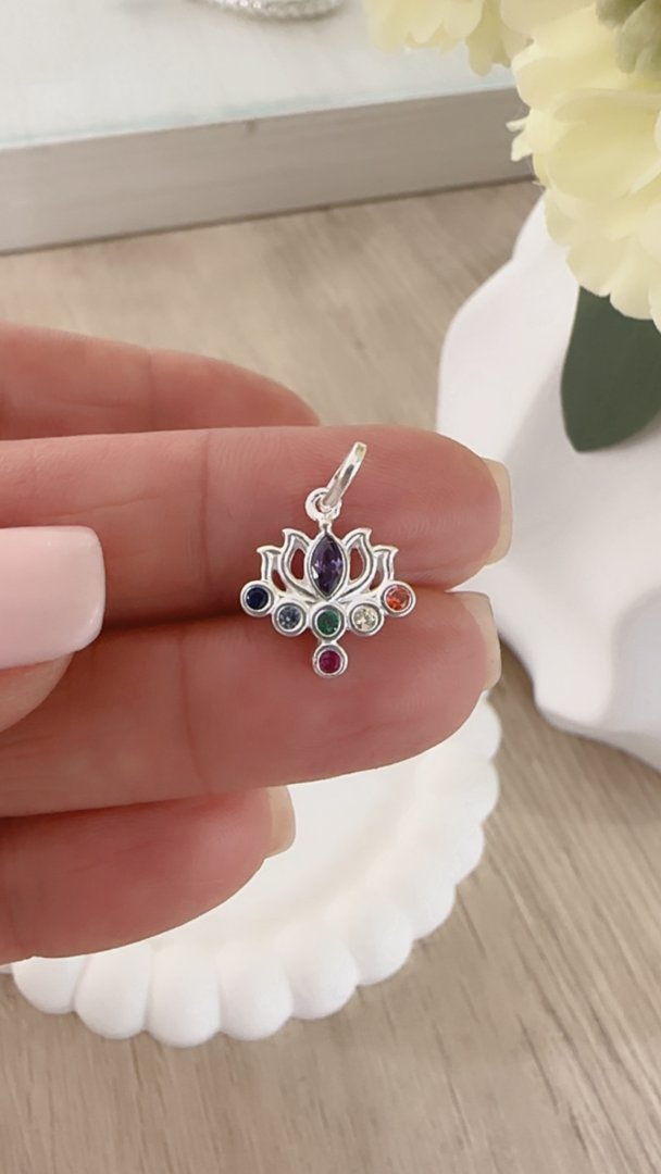 Dije flor de Loto